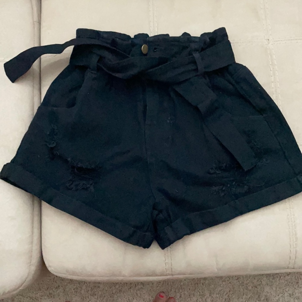 Willow boutique belted shorts